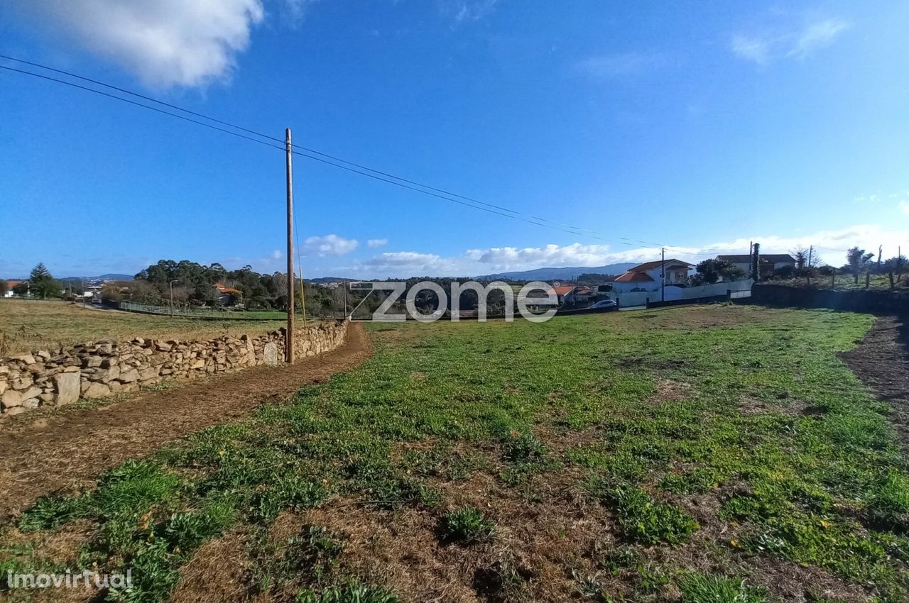 Terreno Urbano com 1030 m2 em Cabeçudos