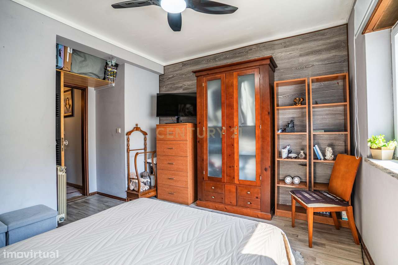 Apartamento Duplex T3+2 com Garagem Box-21