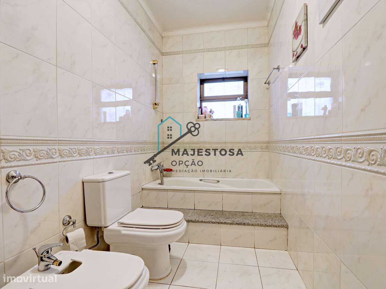 Moradia T5 com Piscina na Rua Padre Cruz, Maximinos-19