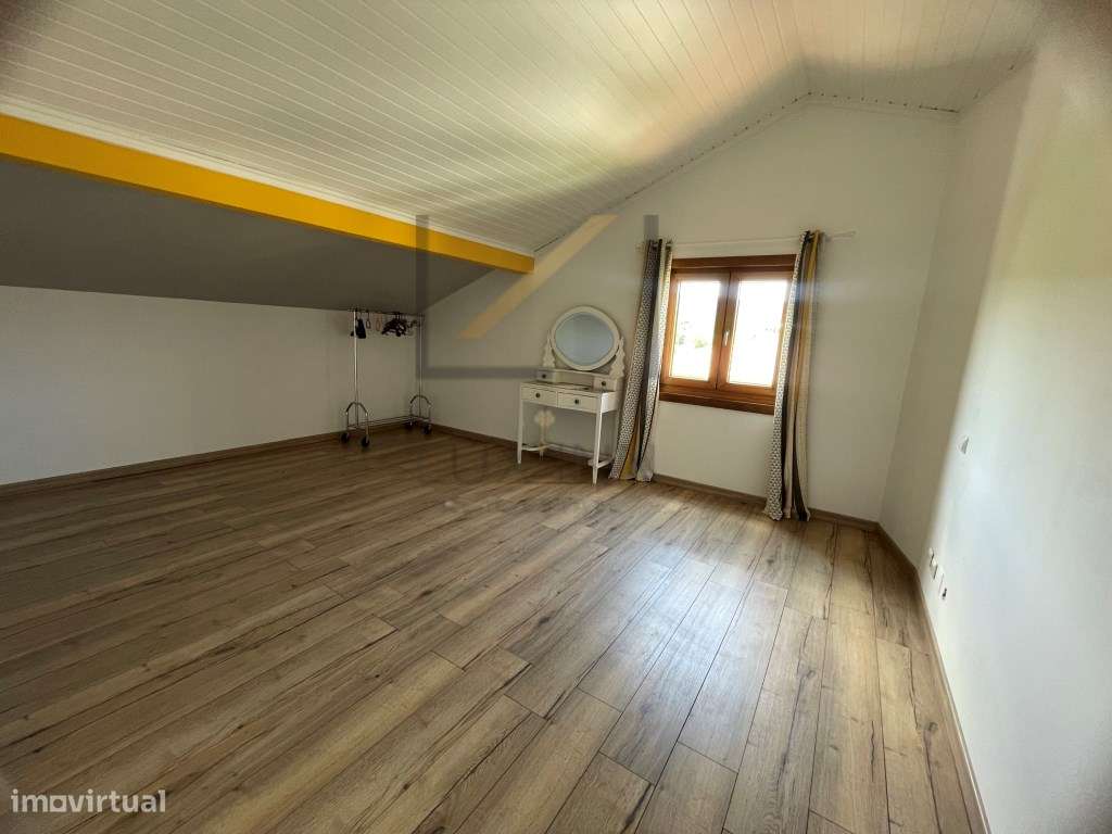 Moradia T4 com piscina e jardim, na Aldeia Grande, Setúbal-39