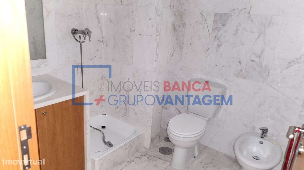 Apartamento T2+1 com 2 arrumos em Oliveira do Douro - Grande imagem: 5/6