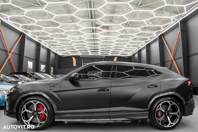 Lamborghini URUS - 30