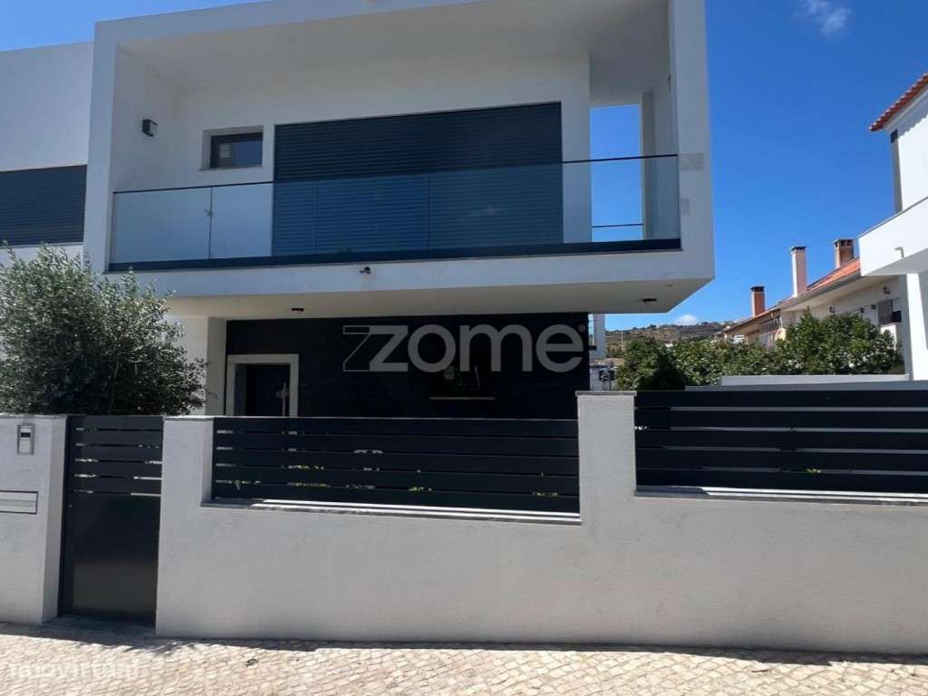 Moradia T6 Famões-6