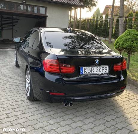 BMW Seria 3 325d Sport Line - 14