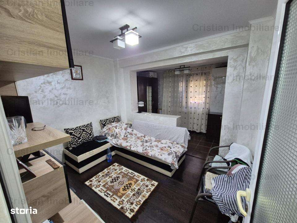 Parter 110mp 3 cam Conf 1 Decomand balcon 14 m Caporal Musat - Imagine principală: 4/8