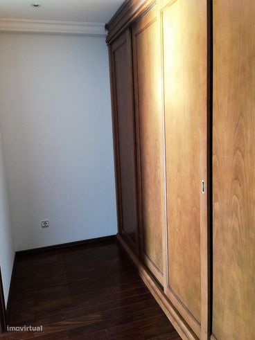 Excelente Moradia T5 em São Bernardo-10