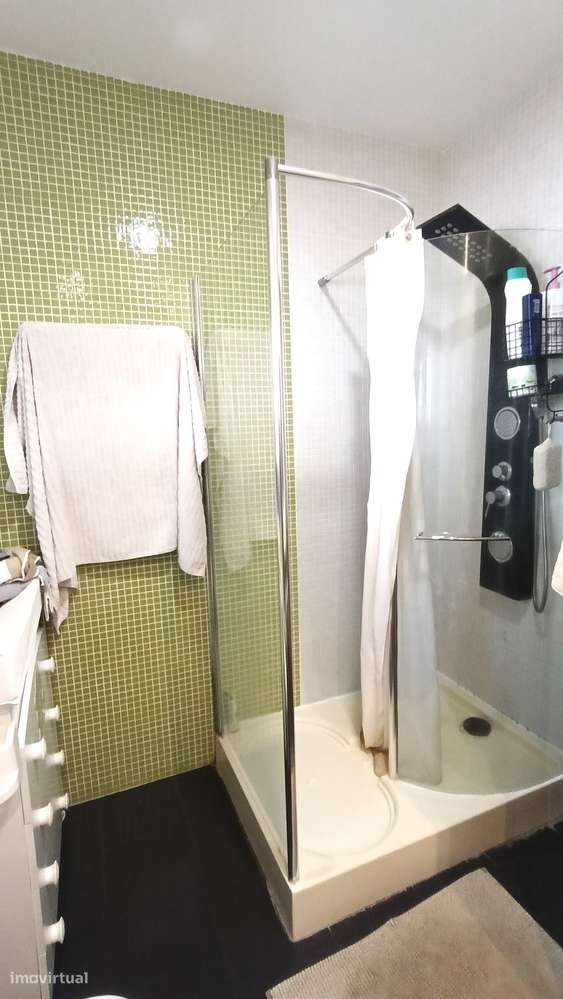 Moradia T3 em banda | 2 pisos e quintal, estimada | área  de 214m2-38