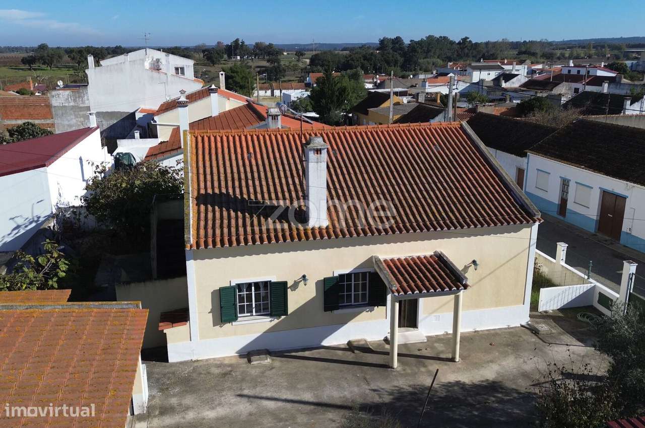 Moradia T3 com garagem e jardim, Alpiarça - Grande imagem: 2/50