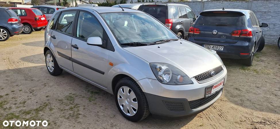 Ford Fiesta 1.3 Ambiente - 1