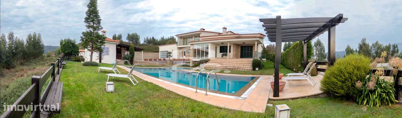 Moradia T6 com piscina e vistas-1