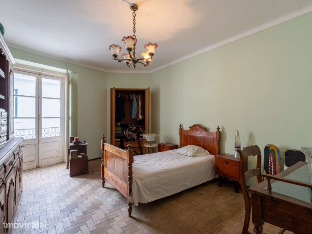 No Coração de Abrantes, possibilidade 4 apartamentos - Grande imagem: 5/24