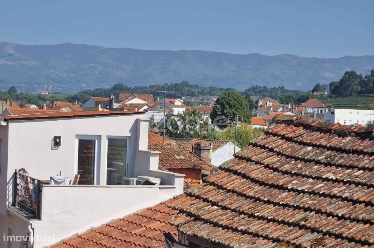 Moradia em Pedra com Potencial no Coração de Vila Nova de Tazem - Grande imagem: 3/20