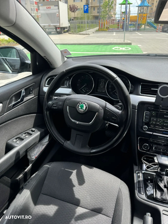 Skoda Superb 1.8 TSI Ambition DSG - 9