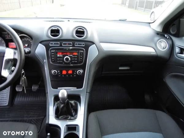 Ford Mondeo 2.0 Silver X Plus - 28