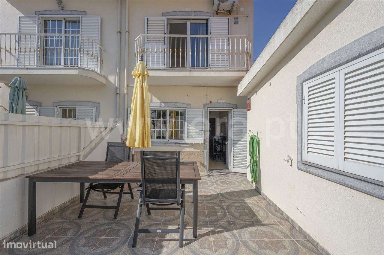 Moradia Geminada T2+1; Quinta do Conde - Grande imagem: 4/25