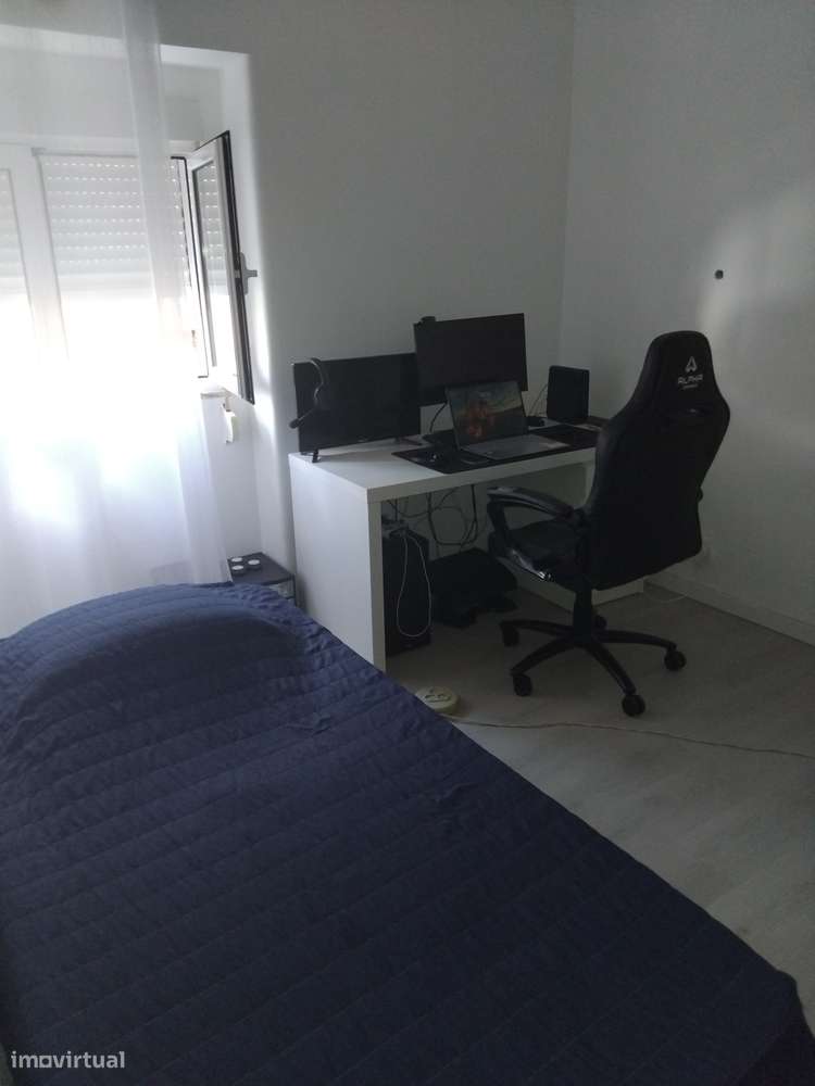 Apartamento 3 Ass. Remodelado c/ quintal e Anexo - Pinhal Novo-6