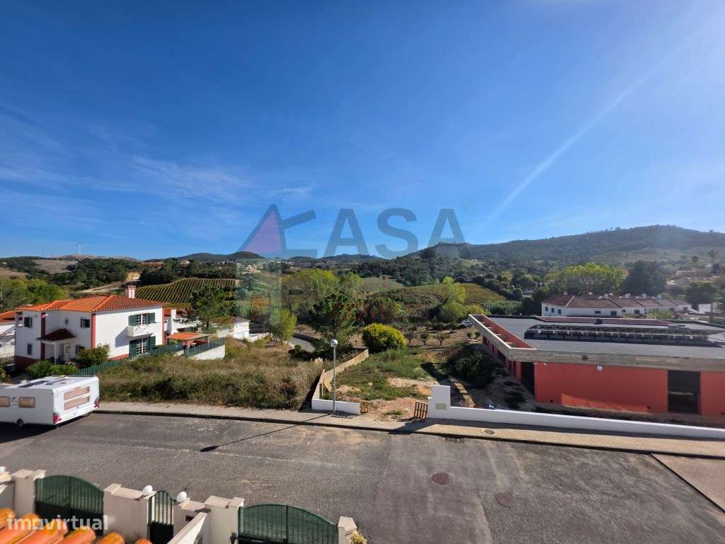 Moradia T4 com Garagem de 48 m² e Mais de 120 m² de Logradouro-42