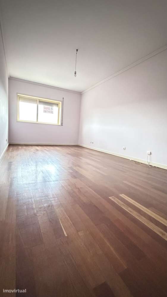 T3 em Braga com garagem e varanda - Grande imagem: 3/8