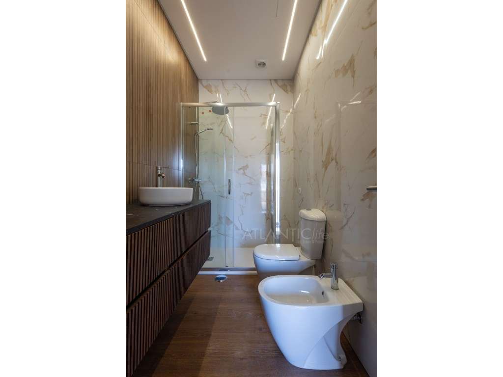 Moradia T3 Amadora com Excelentes Áreas e Espaço Exterior-22