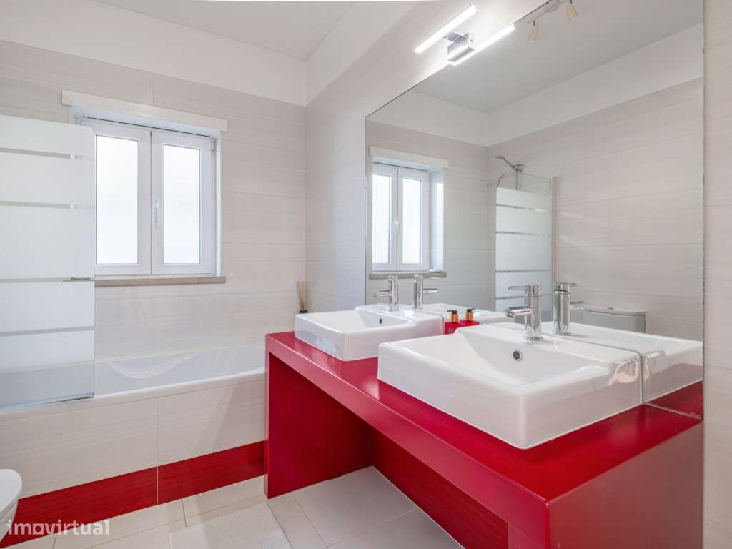 Moradia T3 com piscina, jardim, garagem e vista no Praia d'el Rey B...-22