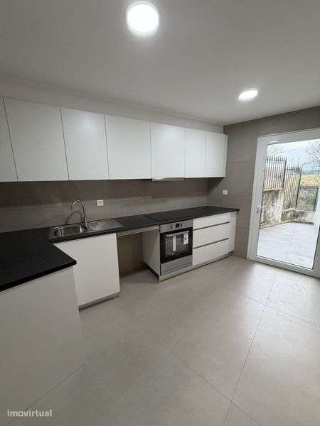 Apartamento / Moradia T3 em sao feliz da marinha - Grande imagem: 4/8