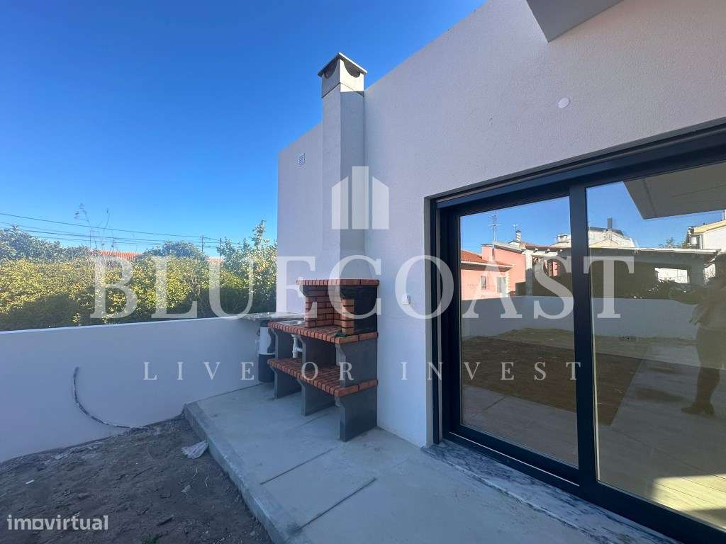 Ampla Moradia V4 Térrea - Ideal para Viver em Tranquilidade - Grande imagem: 4/27