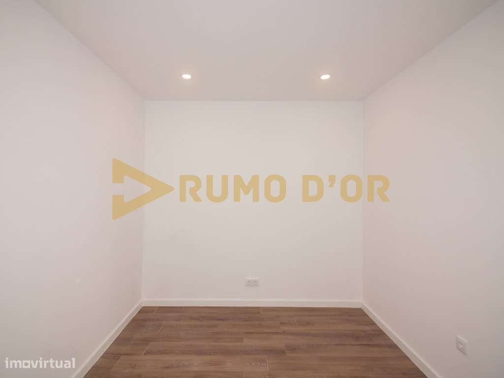 Moradia T3 Olhalvo com logradouro e terraço-4