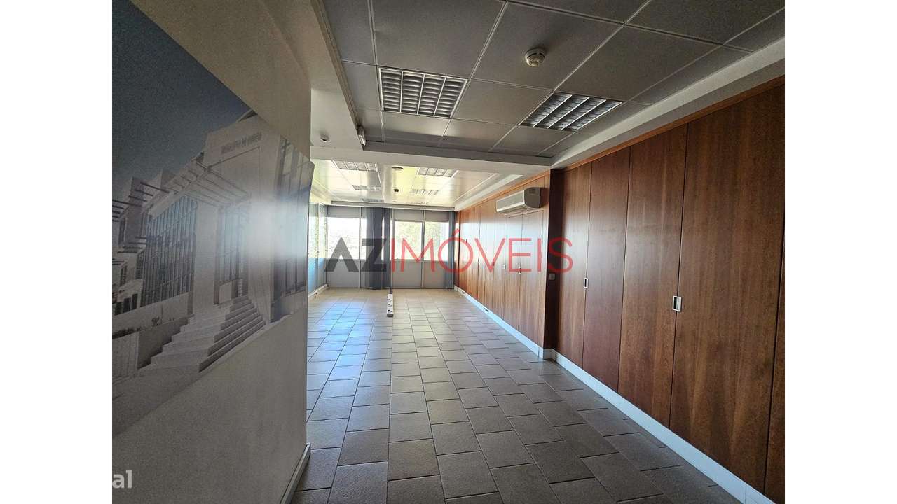 VENDE-SE ARMAZÉM EM AUTOGUIA, OURÉM-4