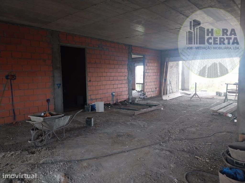Moradia V6 em Foros de Salvaterra!-22