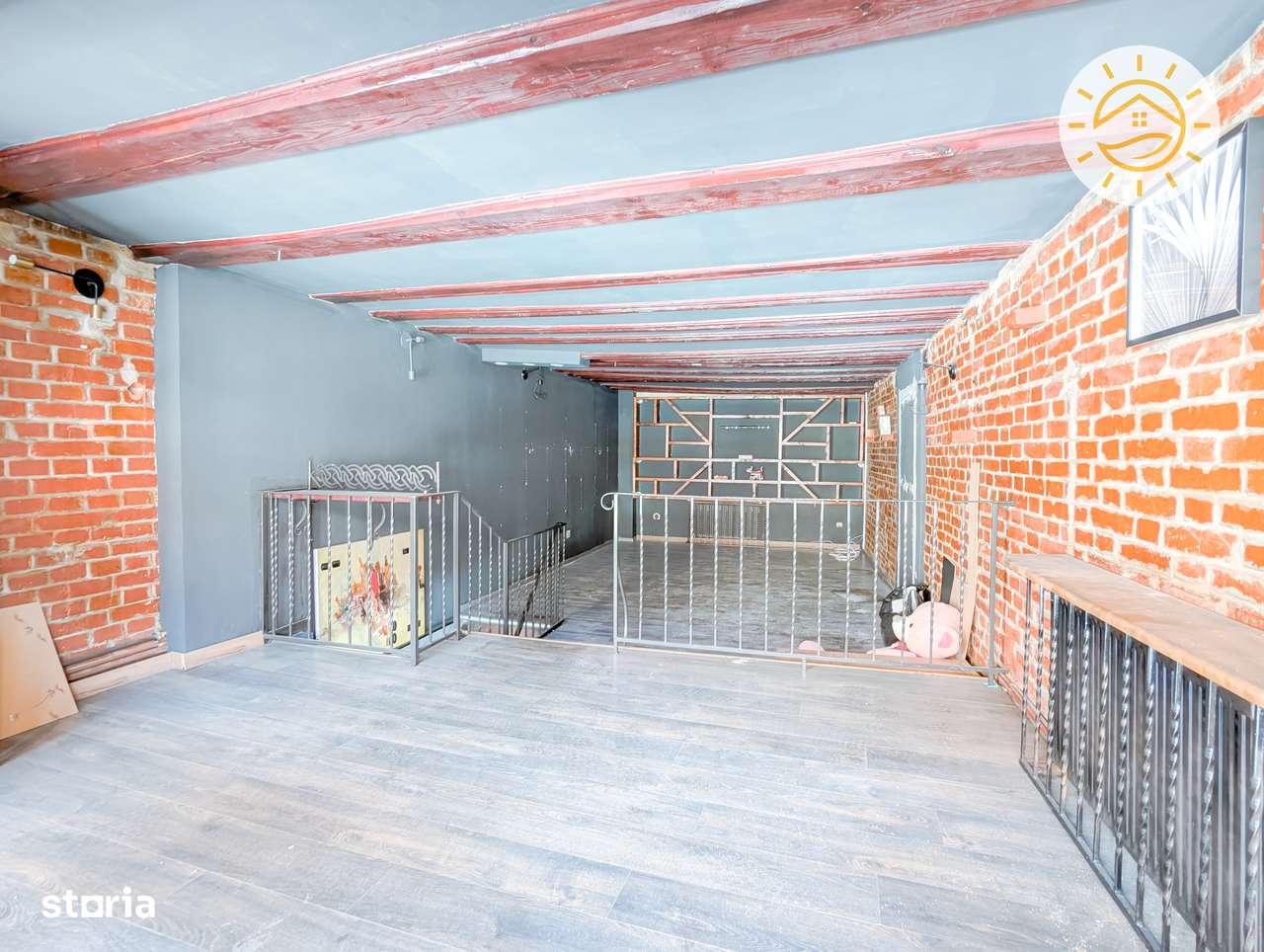 Spatiu comercial cu vitrina la strada in Centrul Istoric-2