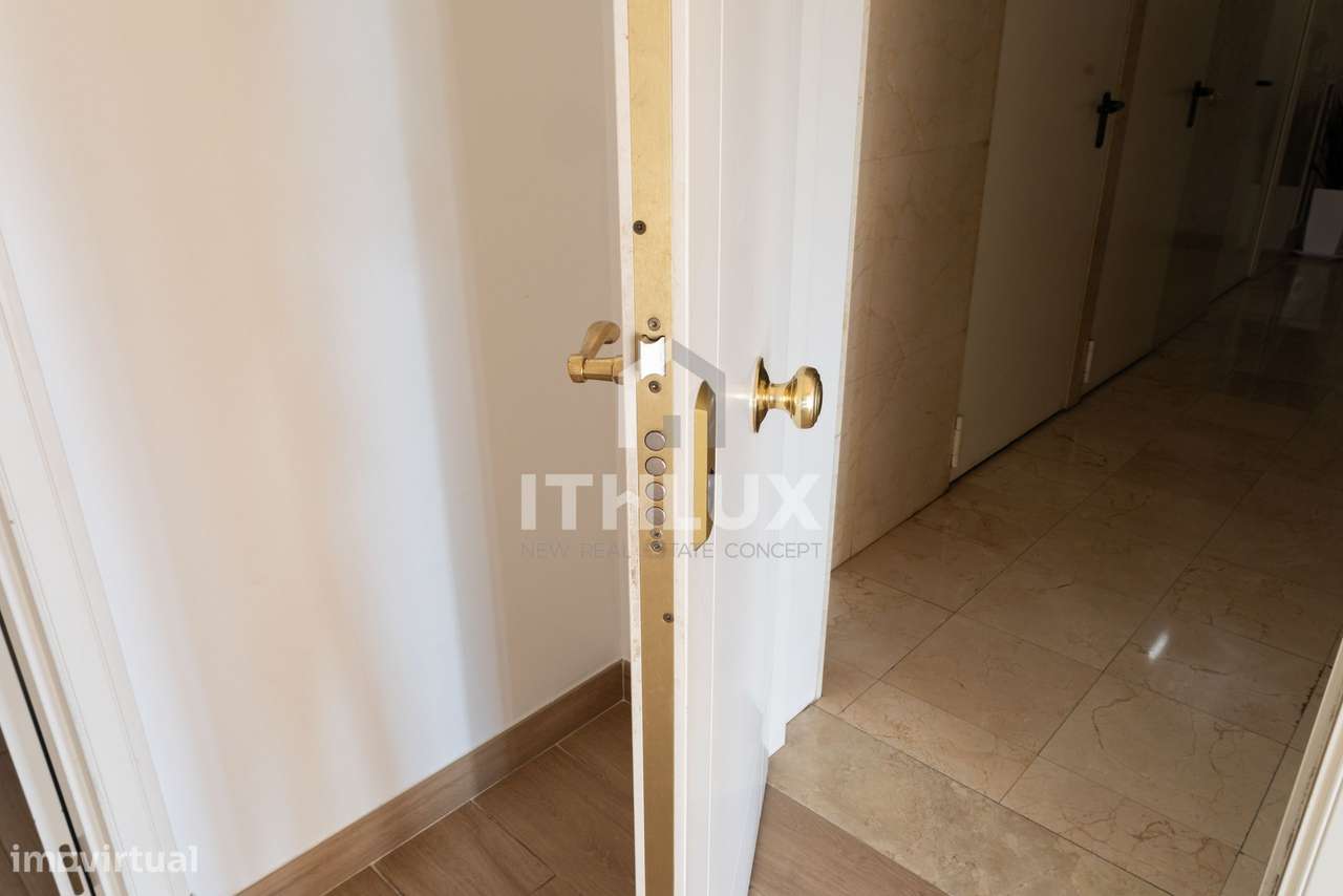 T3 Renovado nos Twin Towers – Campolide, Lisboa-7