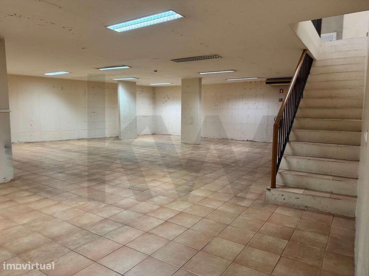 Armazém com Escritórios à Venda no Centro do Funchal – Localização Pri - Grande imagem: 4/20