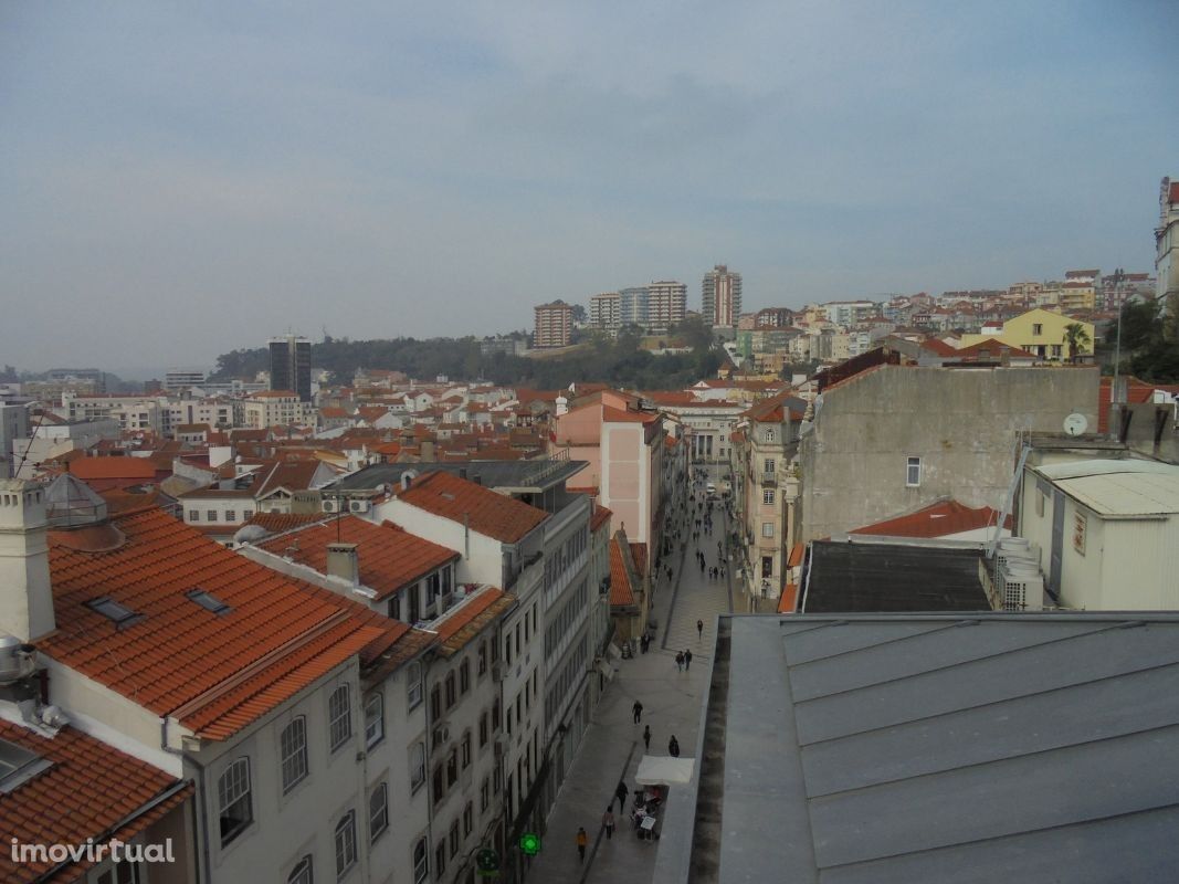 Parque de estacionamento em Coimbra (V127PL)