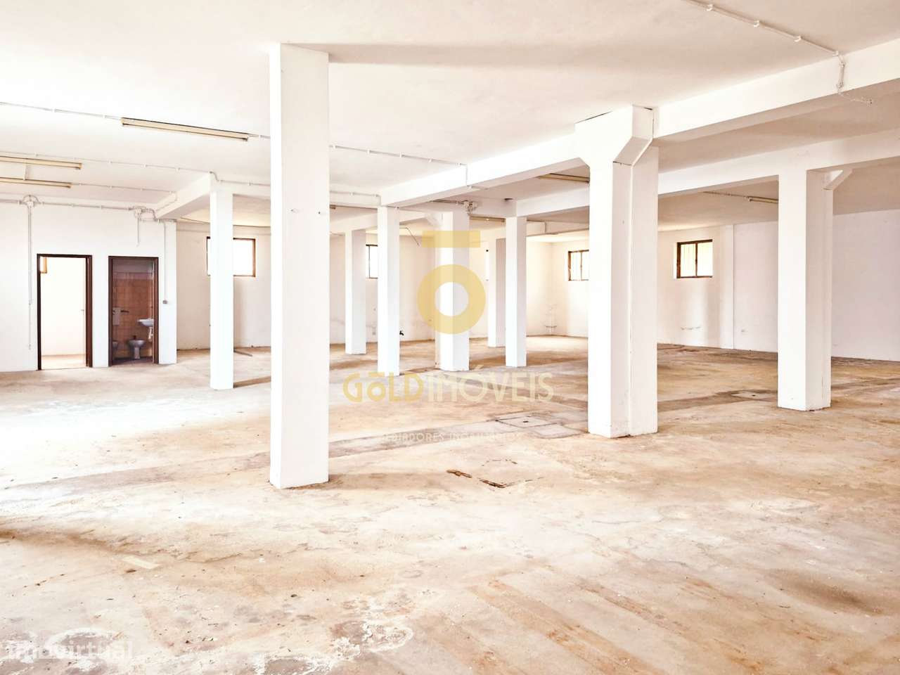 Armazém  Venda em Oliveira de Azeméis, Santiago de Riba-Ul, Ul, Macinh - Grande imagem: 4/13