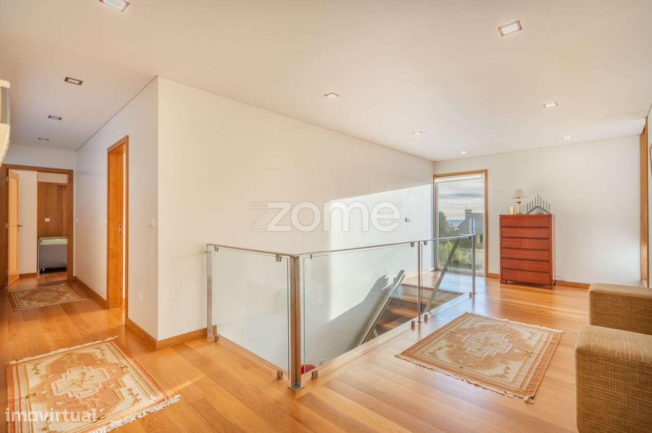 Moradia T4 com piscina | Esposende-14