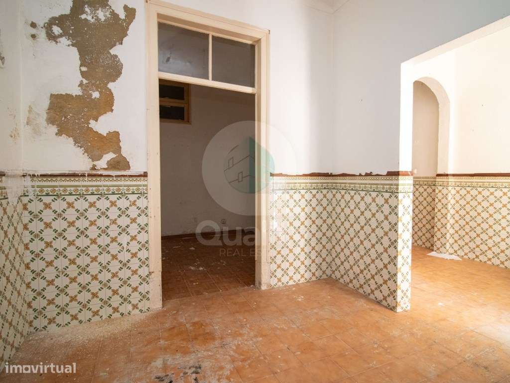 MORADIA T2 DUPLEX COM PROJECTO, NO CENTRO DO BARREIRO-13