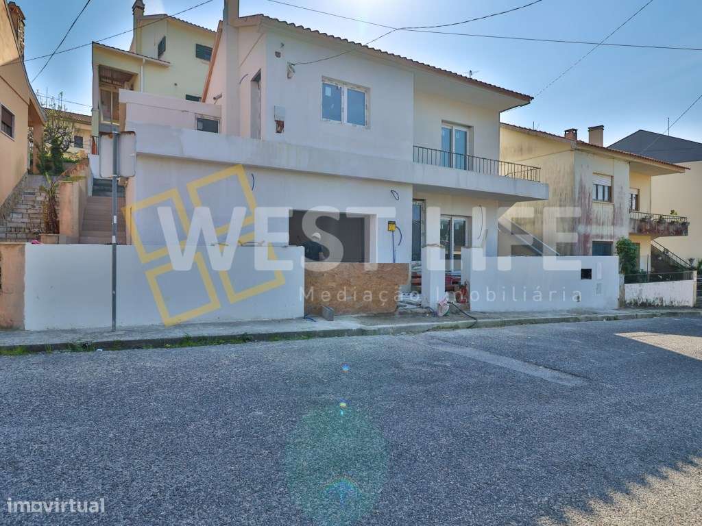 Moradia Independente T4 TOTALMENTE RENOVADA - Terraço e Logradouro ... - Grande imagem: 2/26