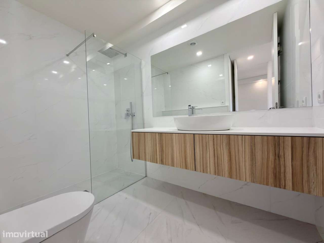 Penthouse T2 Nova com Terraço e Vista Panorâmica Desafogada-11