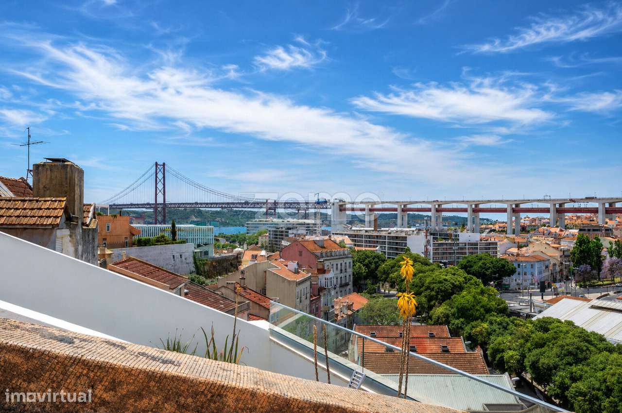 CASA EXCLUSIVA NA RUA DA COSTA (entre as Necessidades e Alcântara)-45