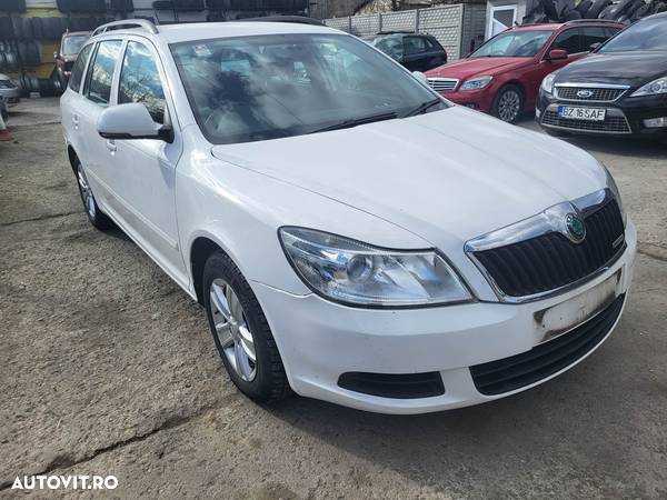 Dezmembram/Piese Skoda Octavia 2 Facelift - 3