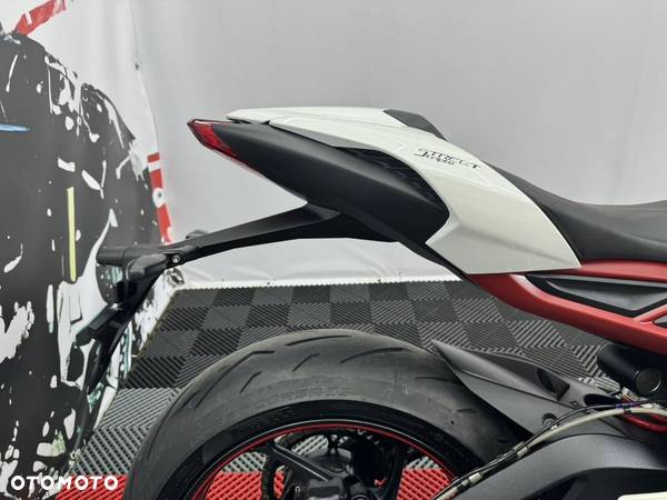 Triumph Street Triple - 28