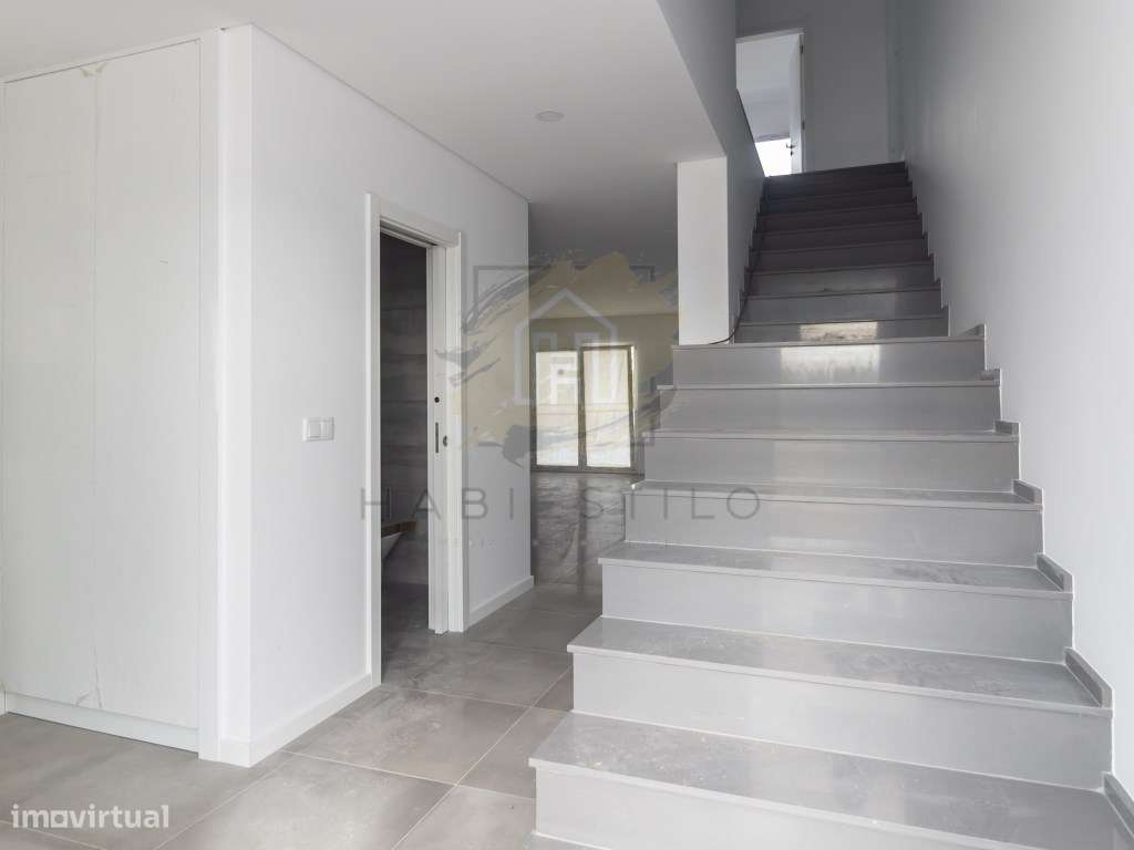 Moradias Geminadas de Arquitetura Moderna- Conforto, Espaço e Quali...-11