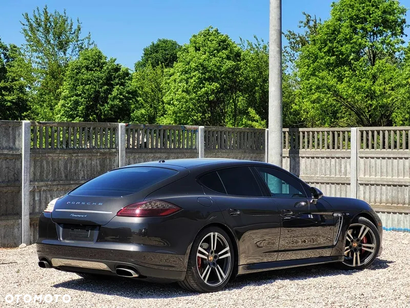 Porsche Panamera 4 PDK Platinum Edition - 13