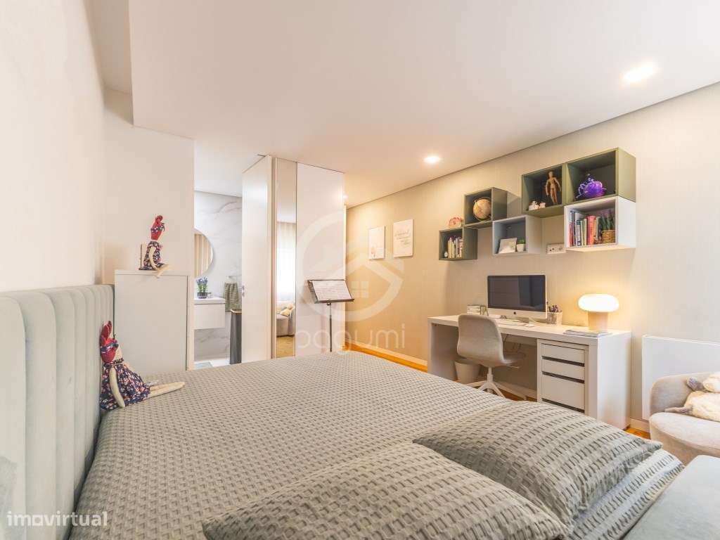 Moradia Contemporânea | 1.470 m² | A 1 Minuto da A4-22