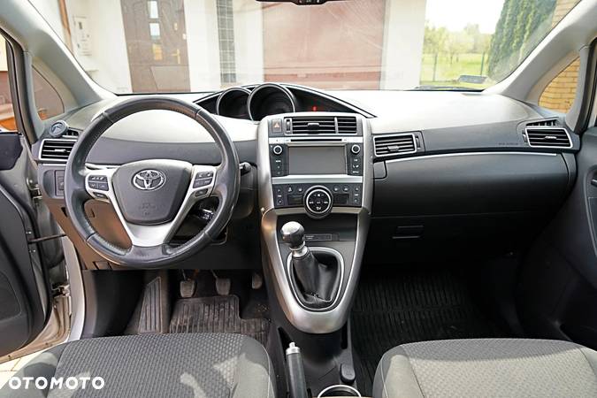 Toyota Verso 2.0 D-4D Premium 7os - 9