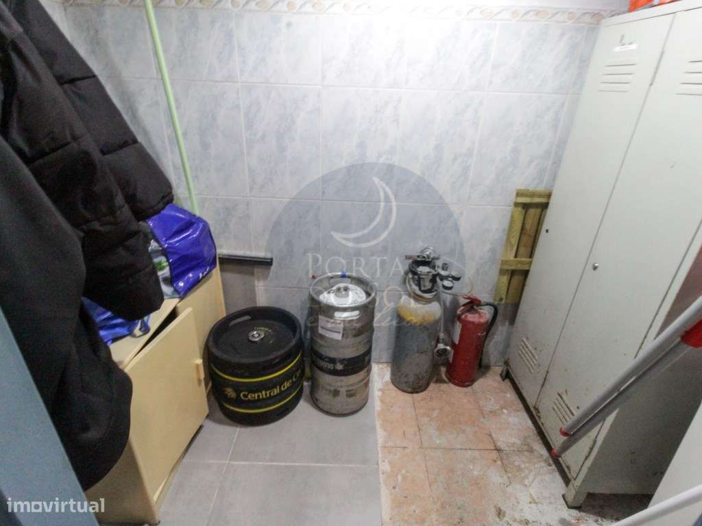 Hamburgueria totalmente equipada no centro de Lisboa-13