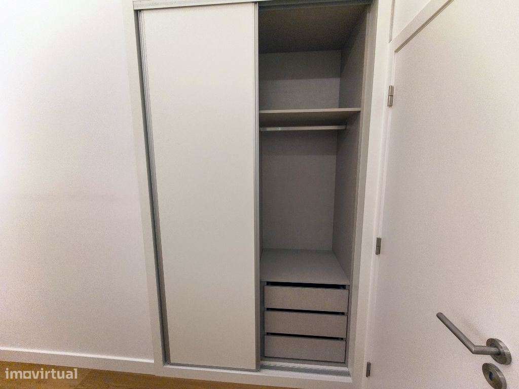Barreiro, moradia T2 em banda totalmente remodelada para venda-12