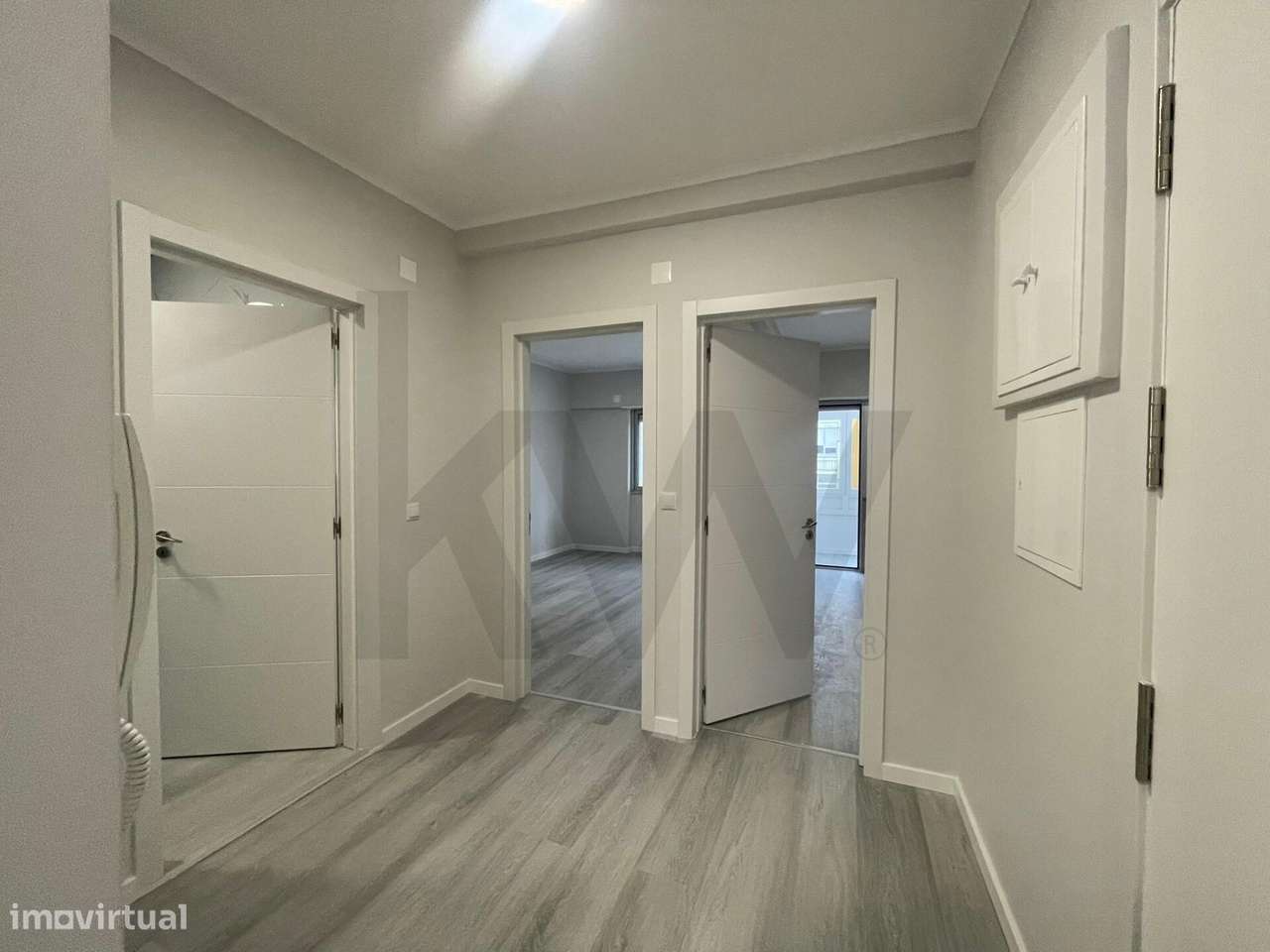 Apartamento T2 Venda - Totalmente Remodelado - Grande imagem: 3/25