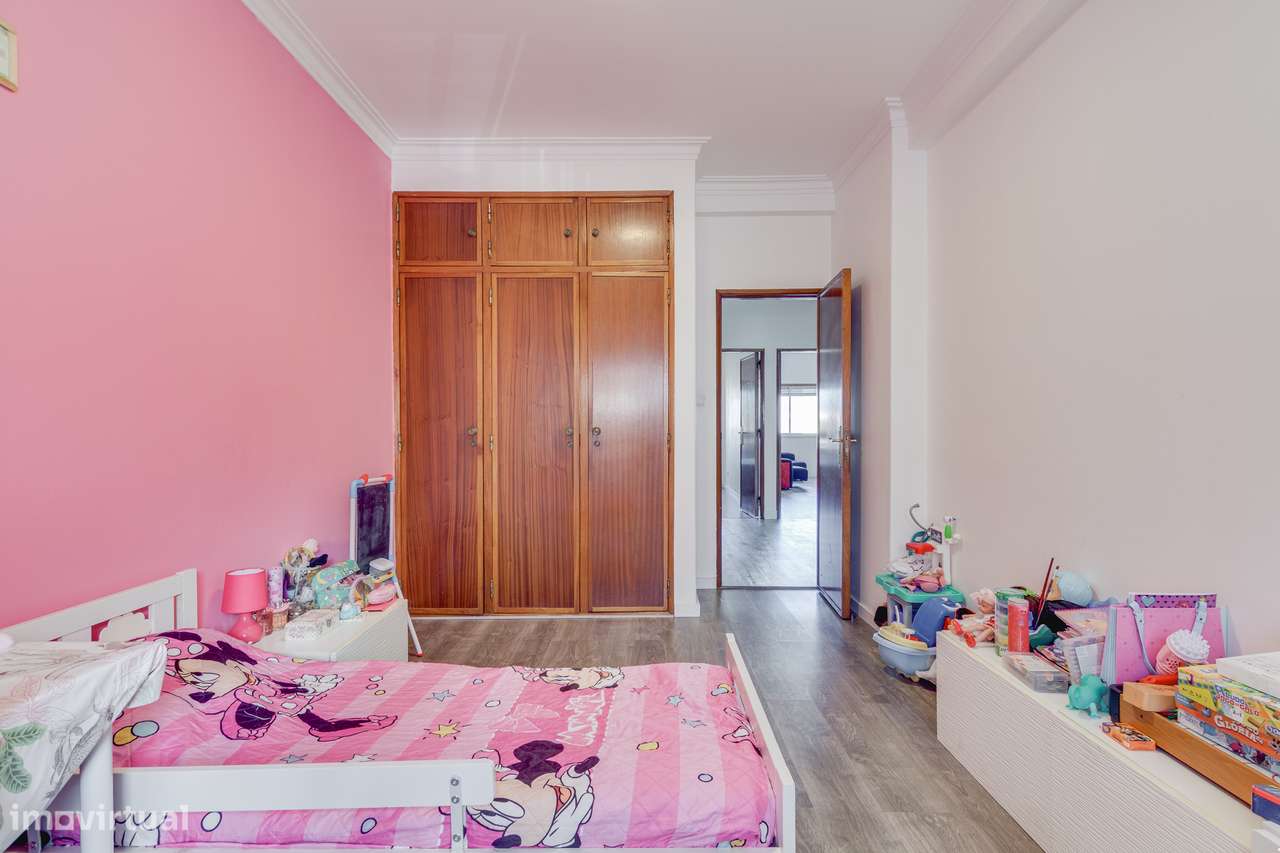 Apartamento T3 com 2 casas de banho em Agualva-15