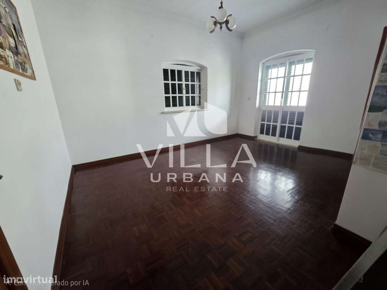 Moradia T4+1 em zona privilegiada nos Foros de Amora-28